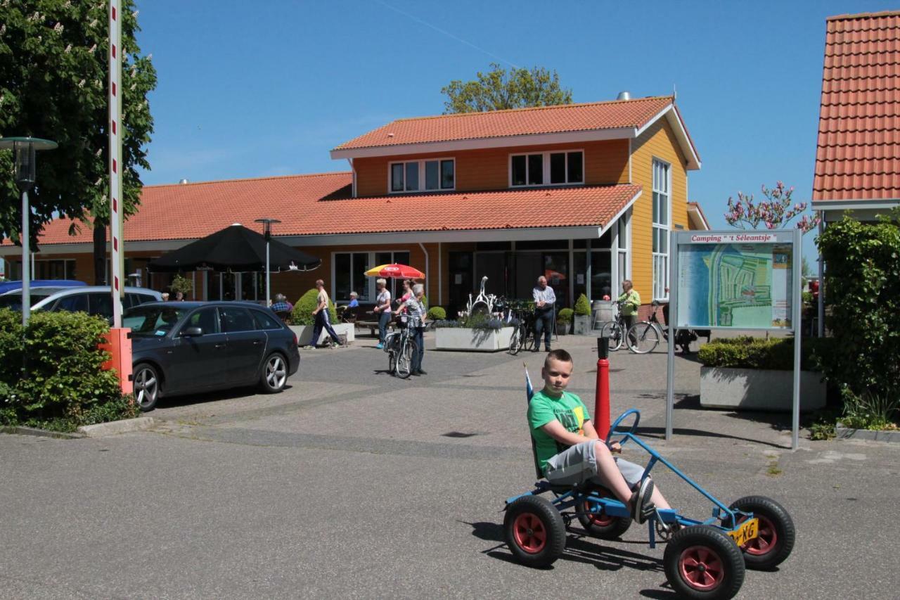Zuiderzee-Chalet 22 Molkwerum ภายนอก รูปภาพ