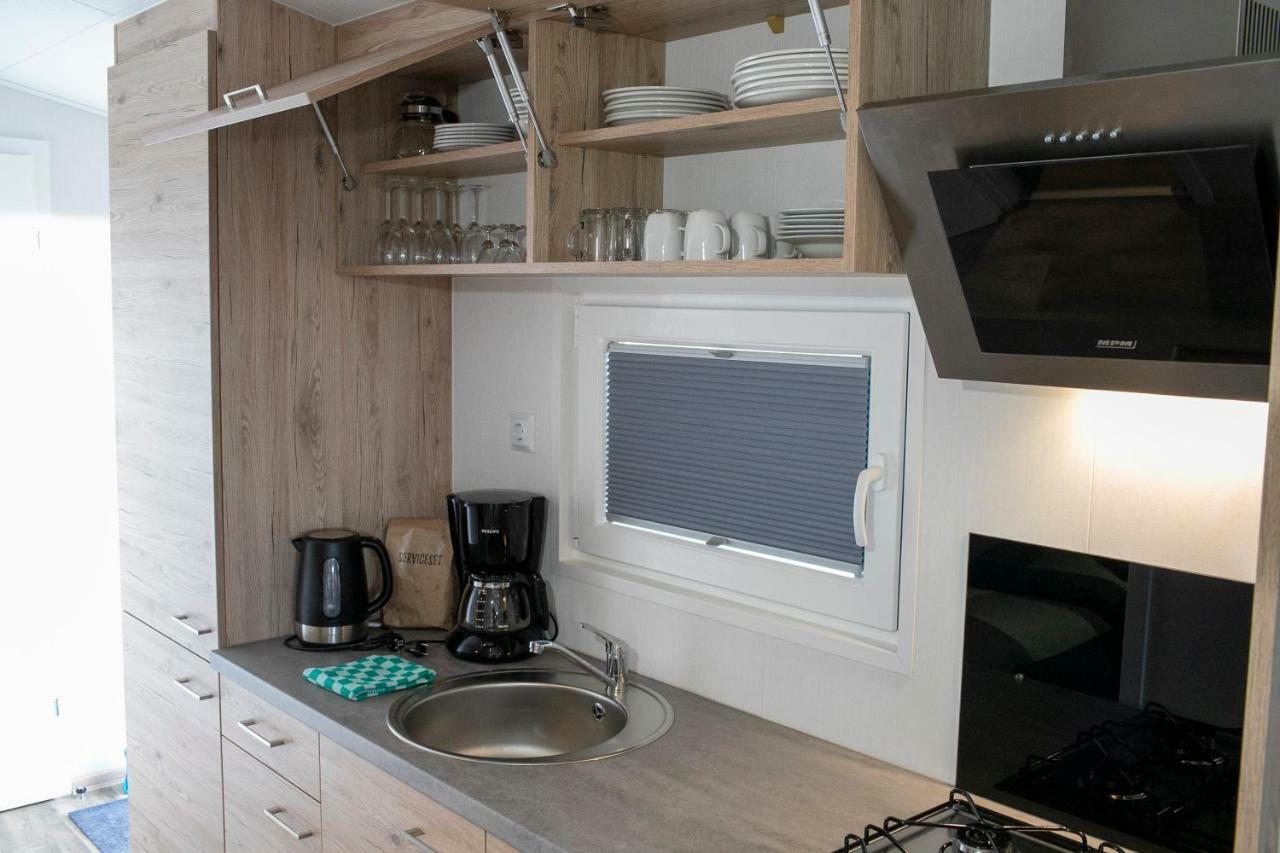 Zuiderzee-Chalet 22 Molkwerum ภายนอก รูปภาพ
